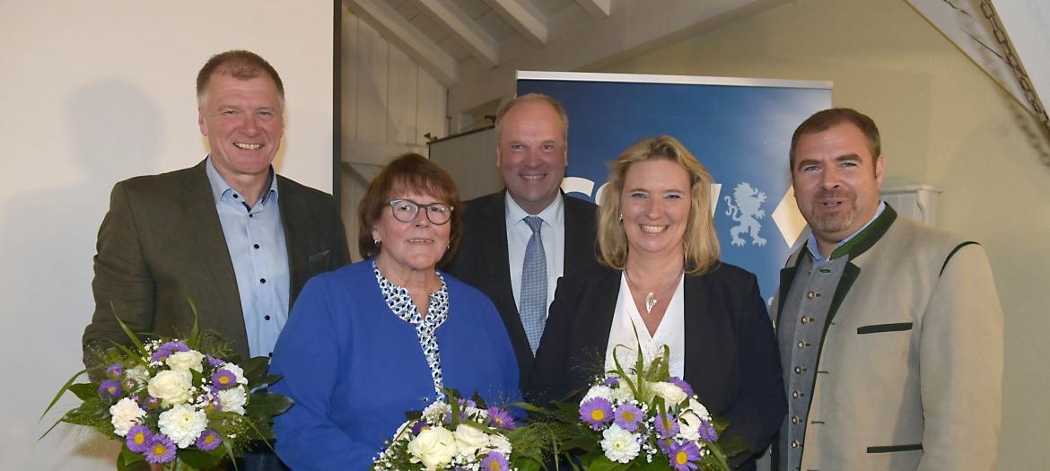 Slider: 4 | Die Unterhachinger CSU-Landtagsabgeordnete Kerstin Schreyer ist bei der Teilkreisvertreterversammlung im Hotel Limmerhof in Taufkirchen erneut zur Direktkandidatin für den Stimmkreis München-Land Süd gewählt worden. 