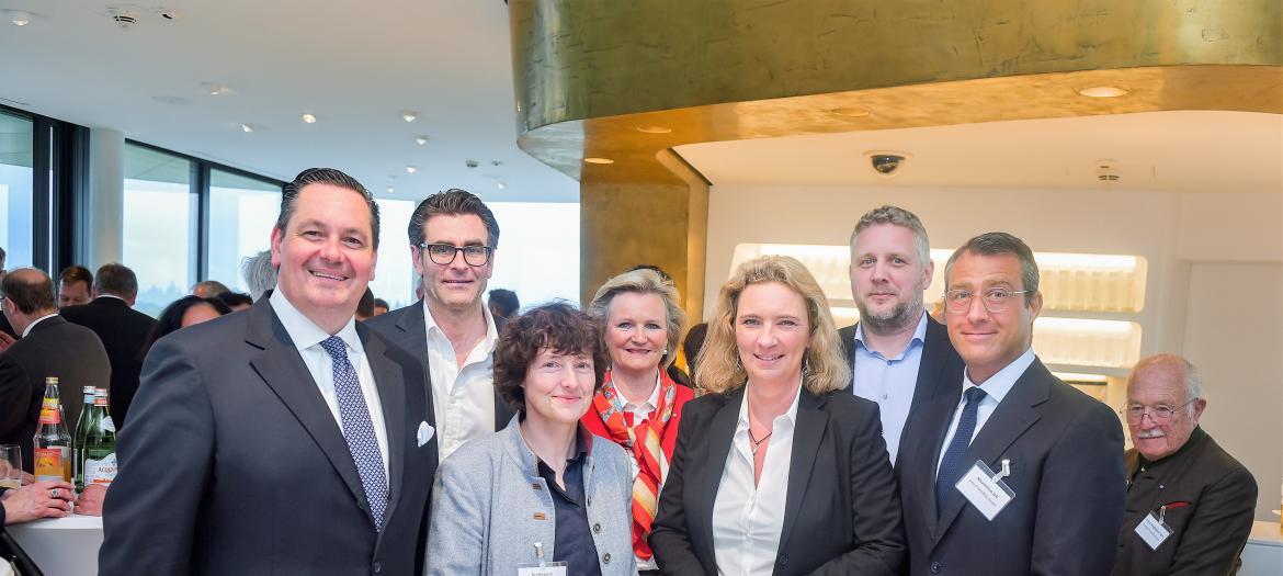 Slider: 5 | Kerstin Schreyer ist die neue Vorsitzende des Arbeitskreises Wirtschaft, Landesentwicklung, Energie, Medien und Digitalisierung und damit auch die neue designierte Vorsitzende des Wirtschaftsausschusses im Bayerischen Landtag.